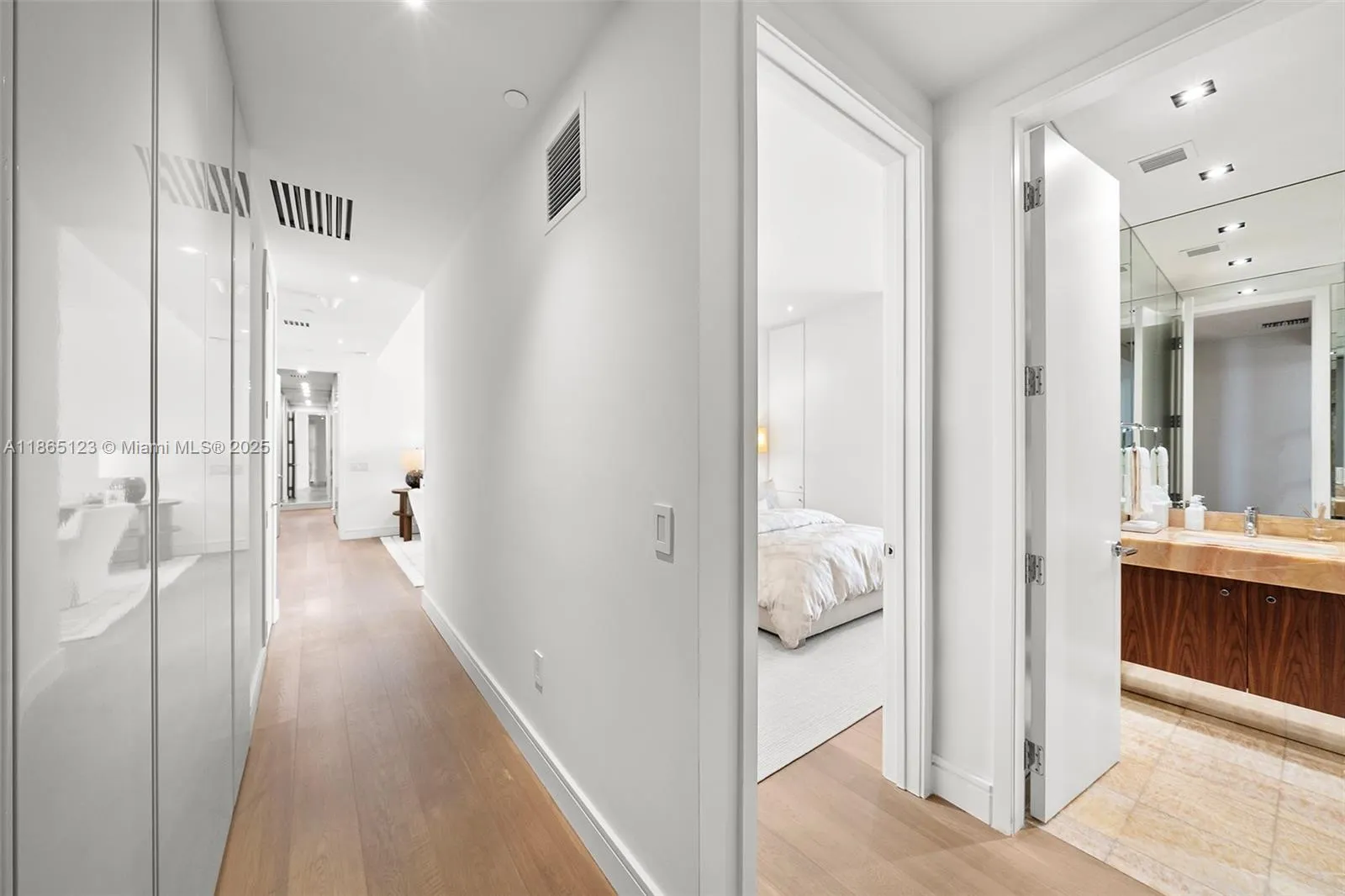 9701 Collins Ave, #1903S