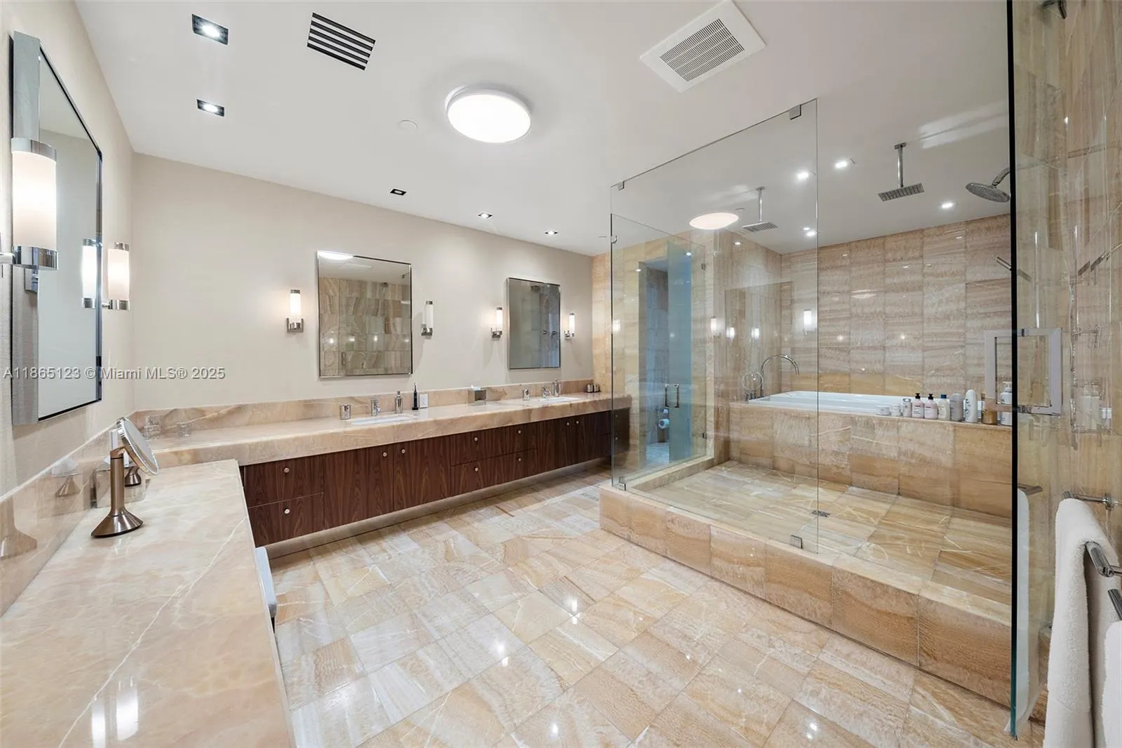 9701 Collins Ave, #1903S