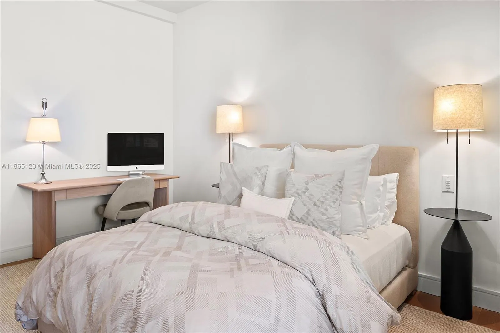 9701 Collins Ave, #1903S