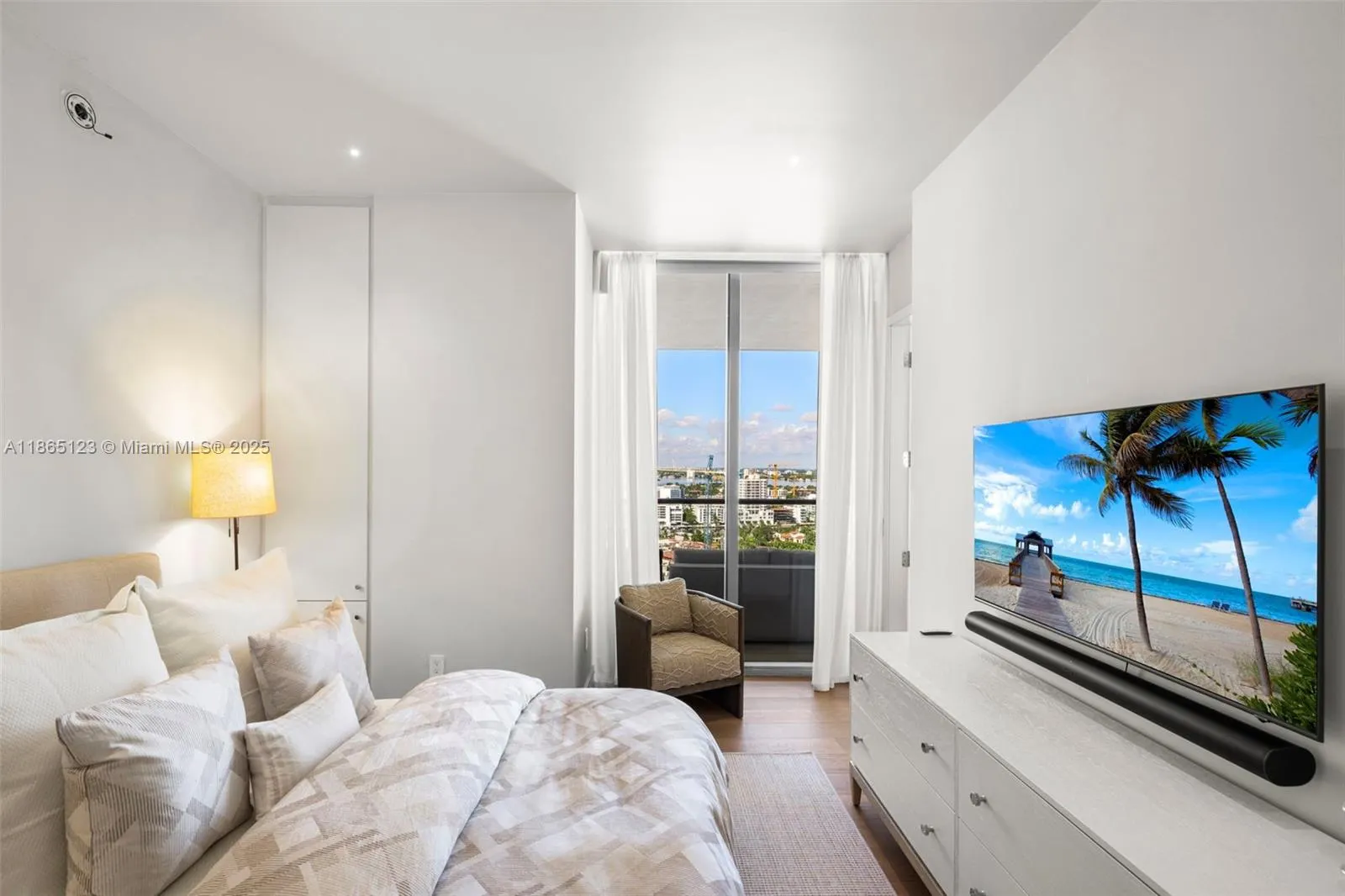 9701 Collins Ave, #1903S