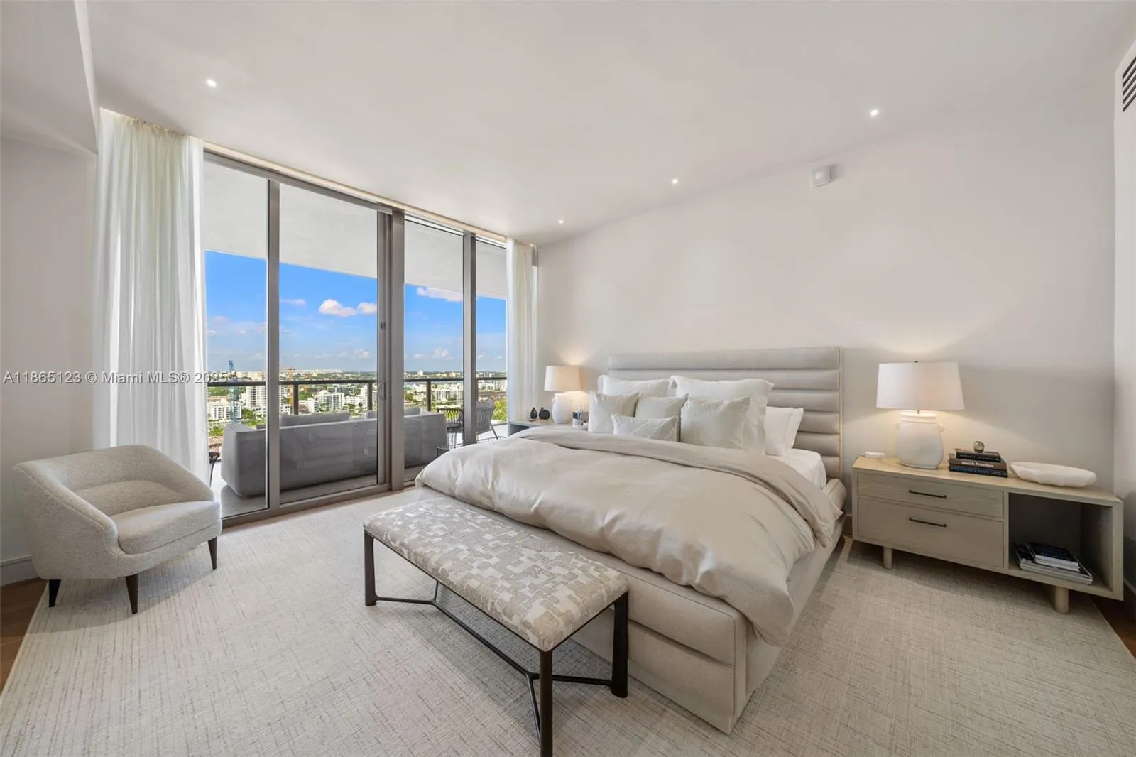 9701 Collins Ave, #1903S
