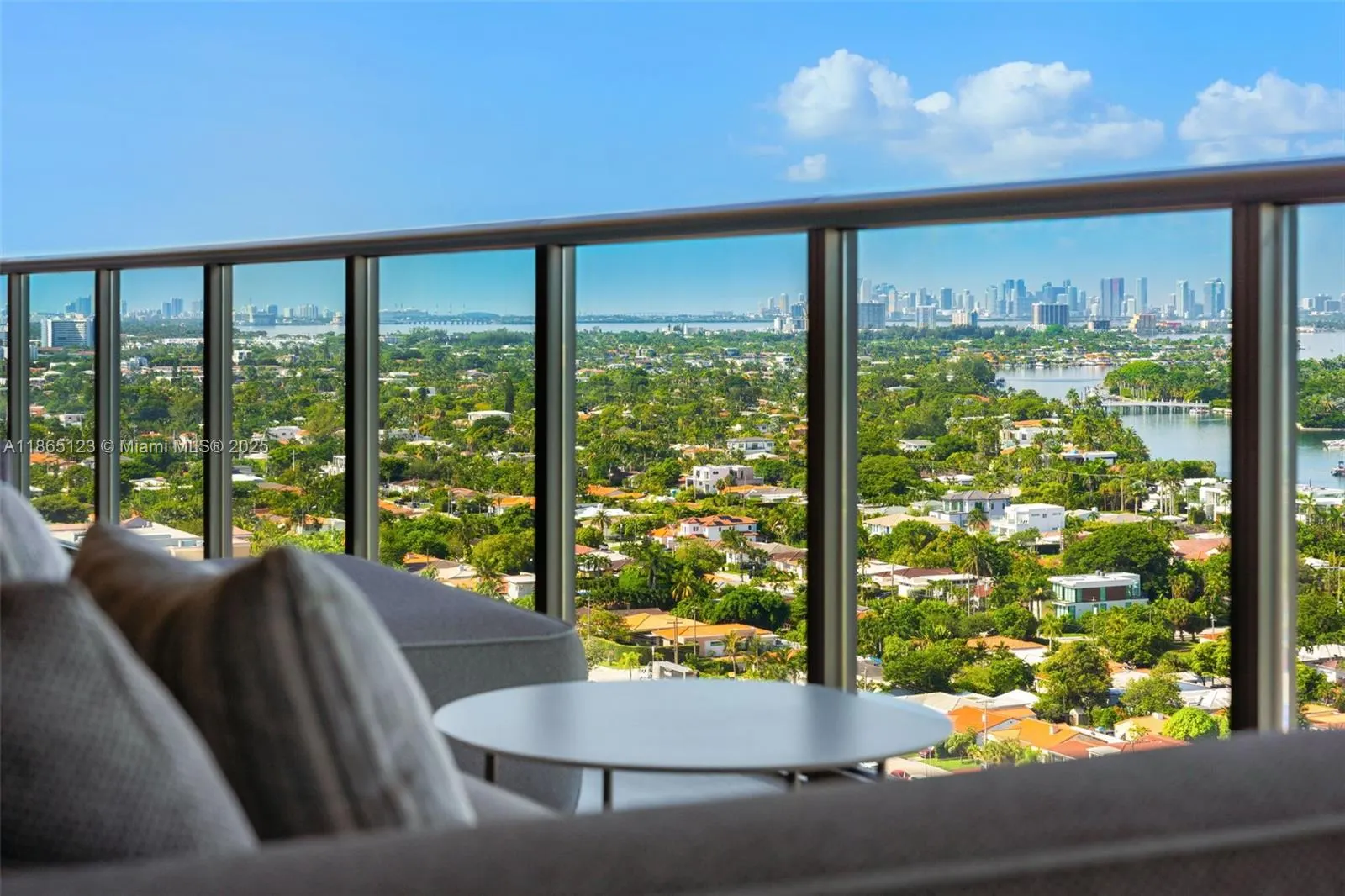 9701 Collins Ave, #1903S