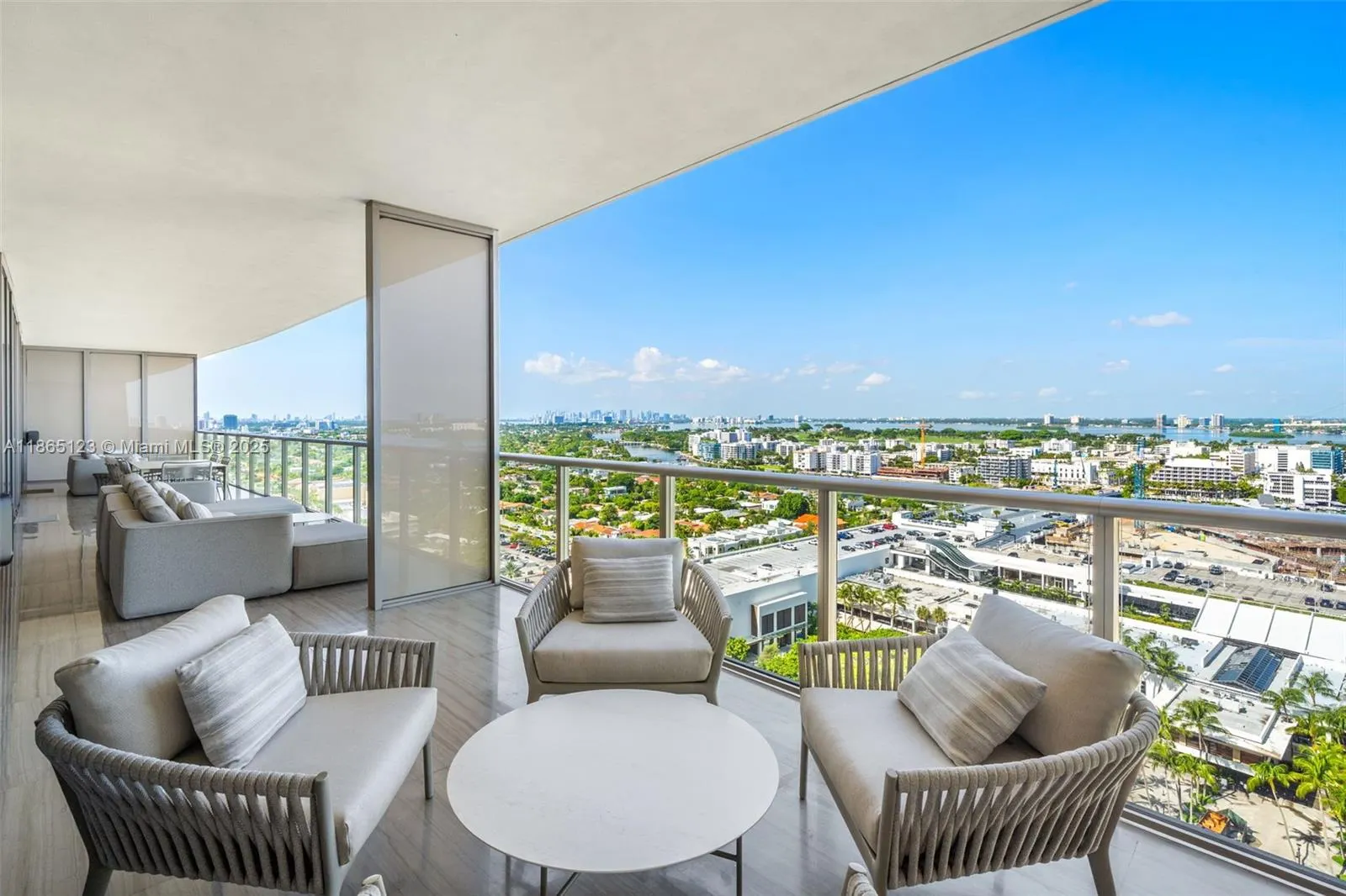 9701 Collins Ave, #1903S