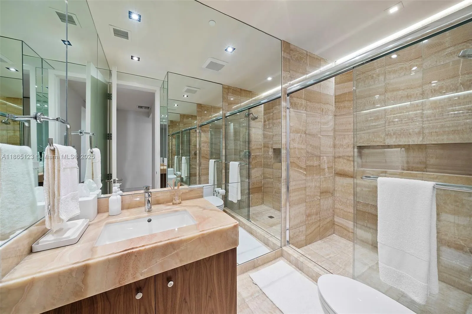 9701 Collins Ave, #1903S