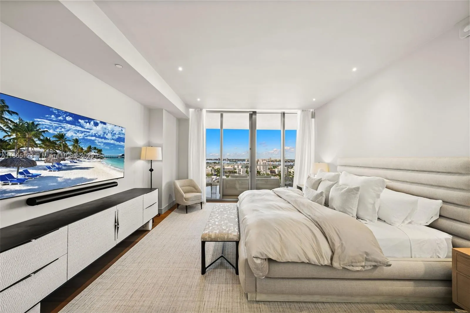 9701 Collins Ave, #1903S