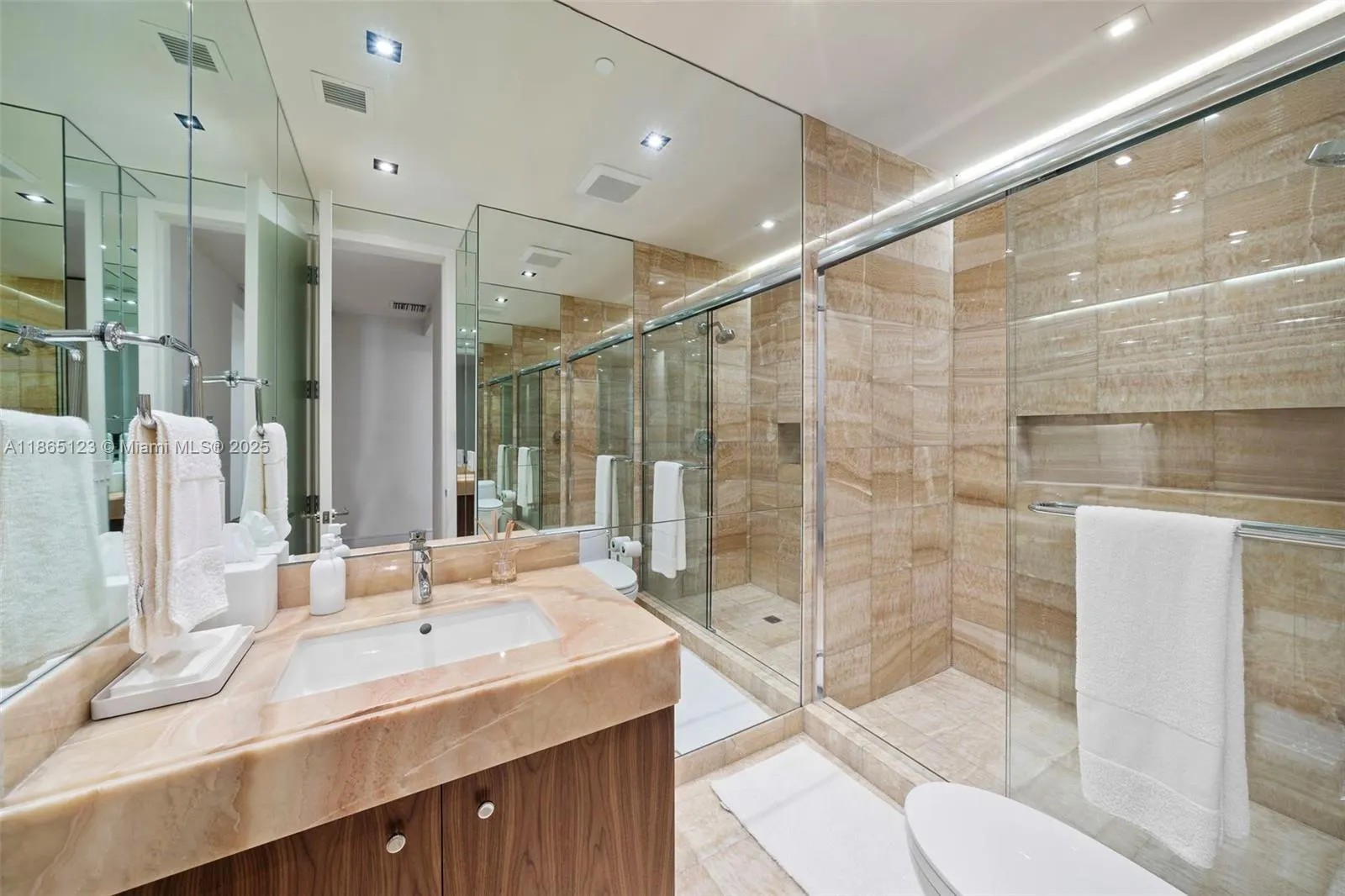 9701 Collins Ave, #1903S