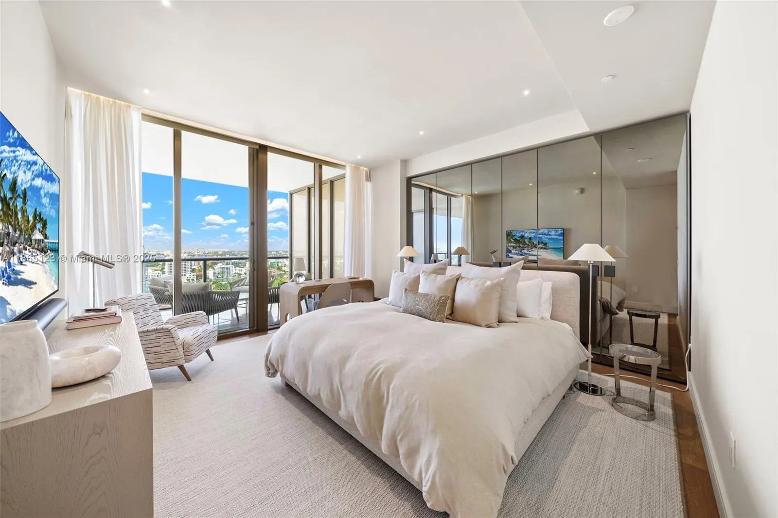 9701 Collins Ave, #1903S