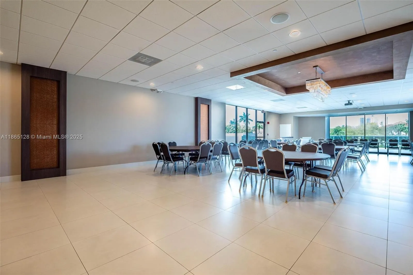 3625 N Country Club Dr, #2009