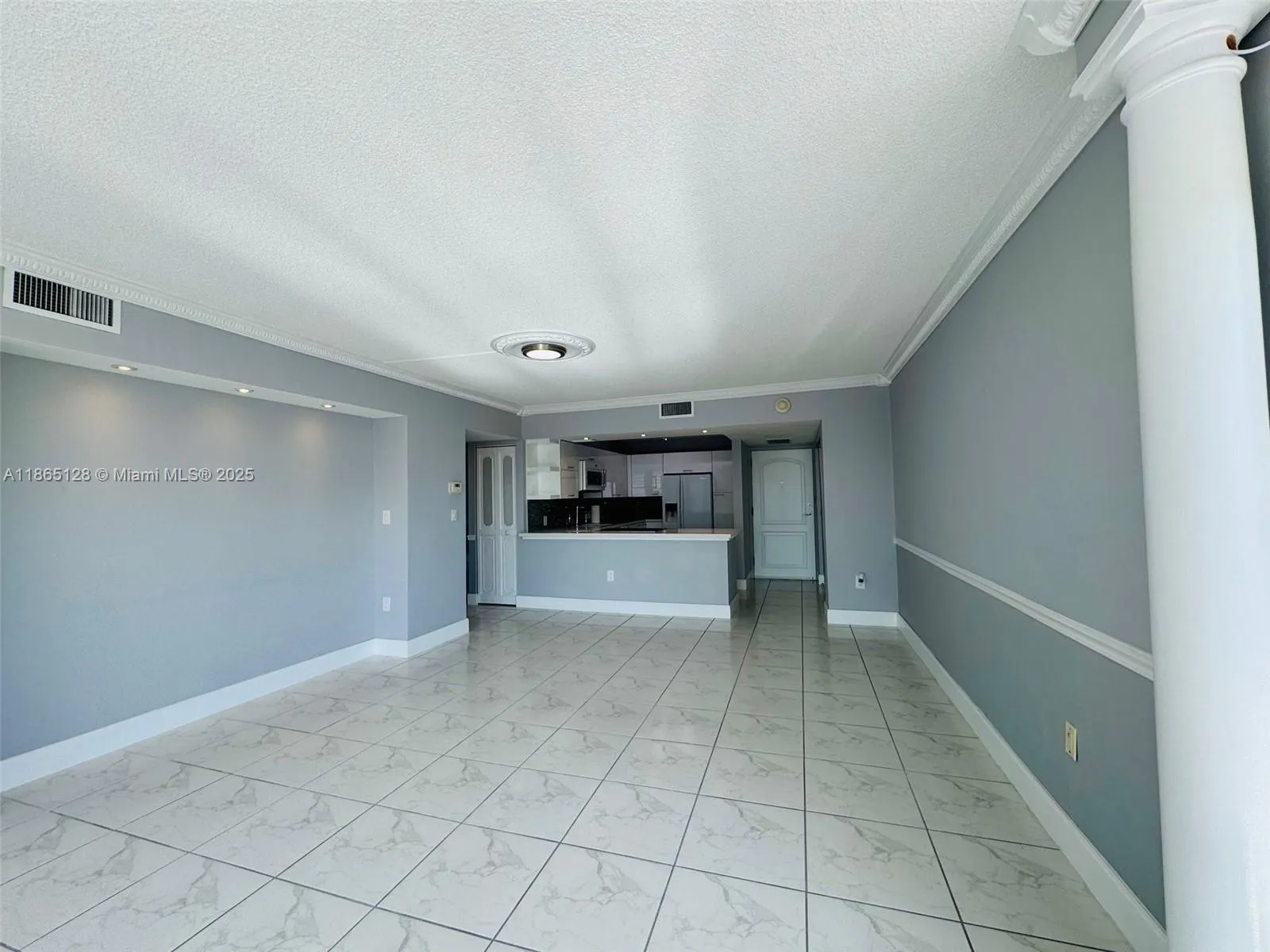3625 N Country Club Dr, #2009