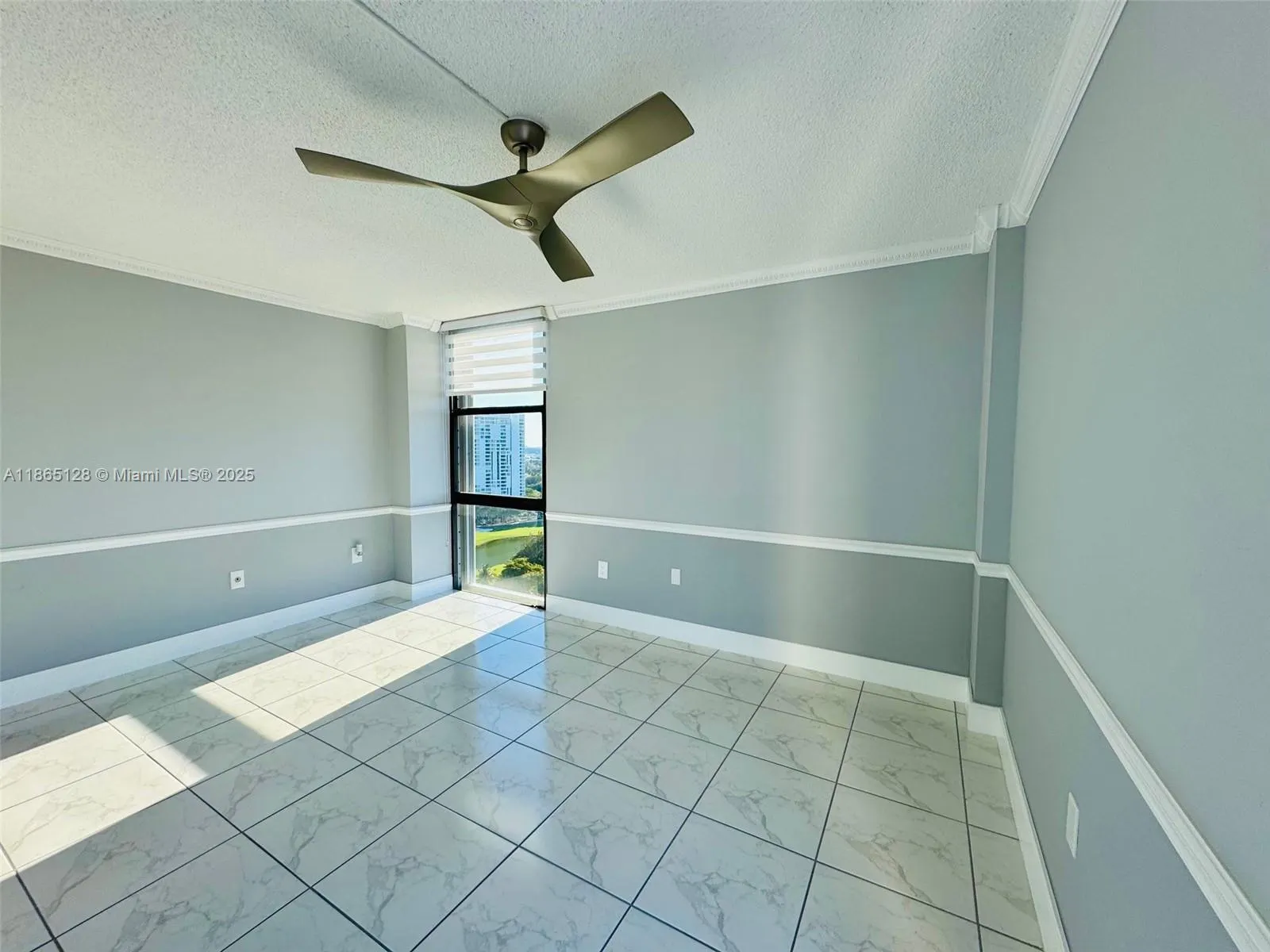 3625 N Country Club Dr, #2009