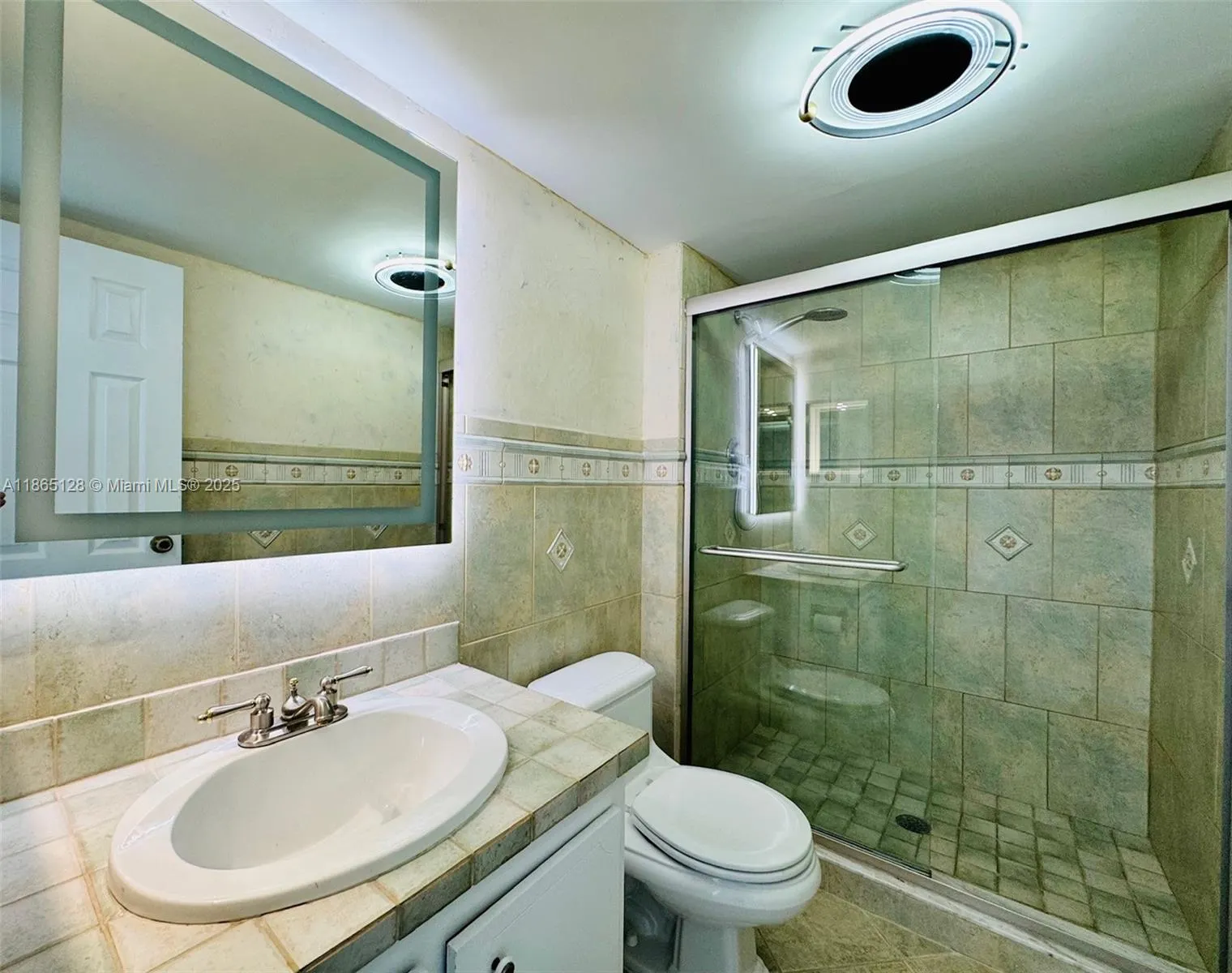 3625 N Country Club Dr, #2009