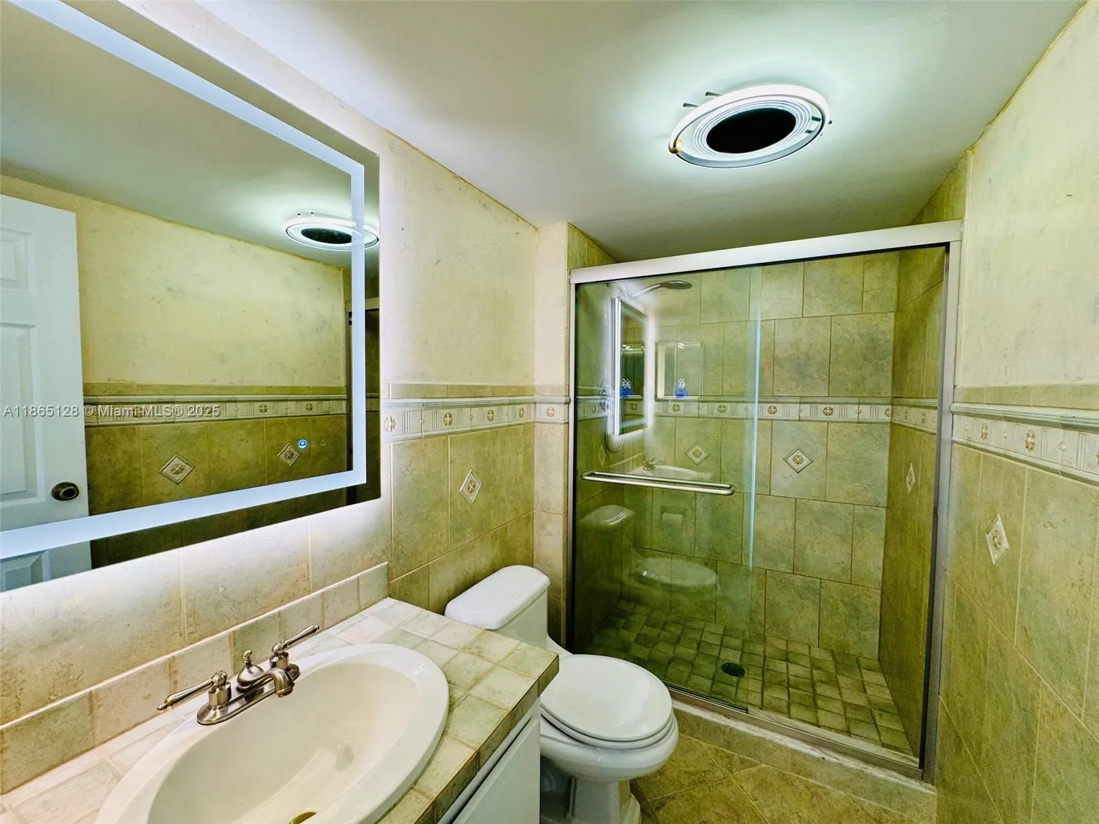 3625 N Country Club Dr, #2009