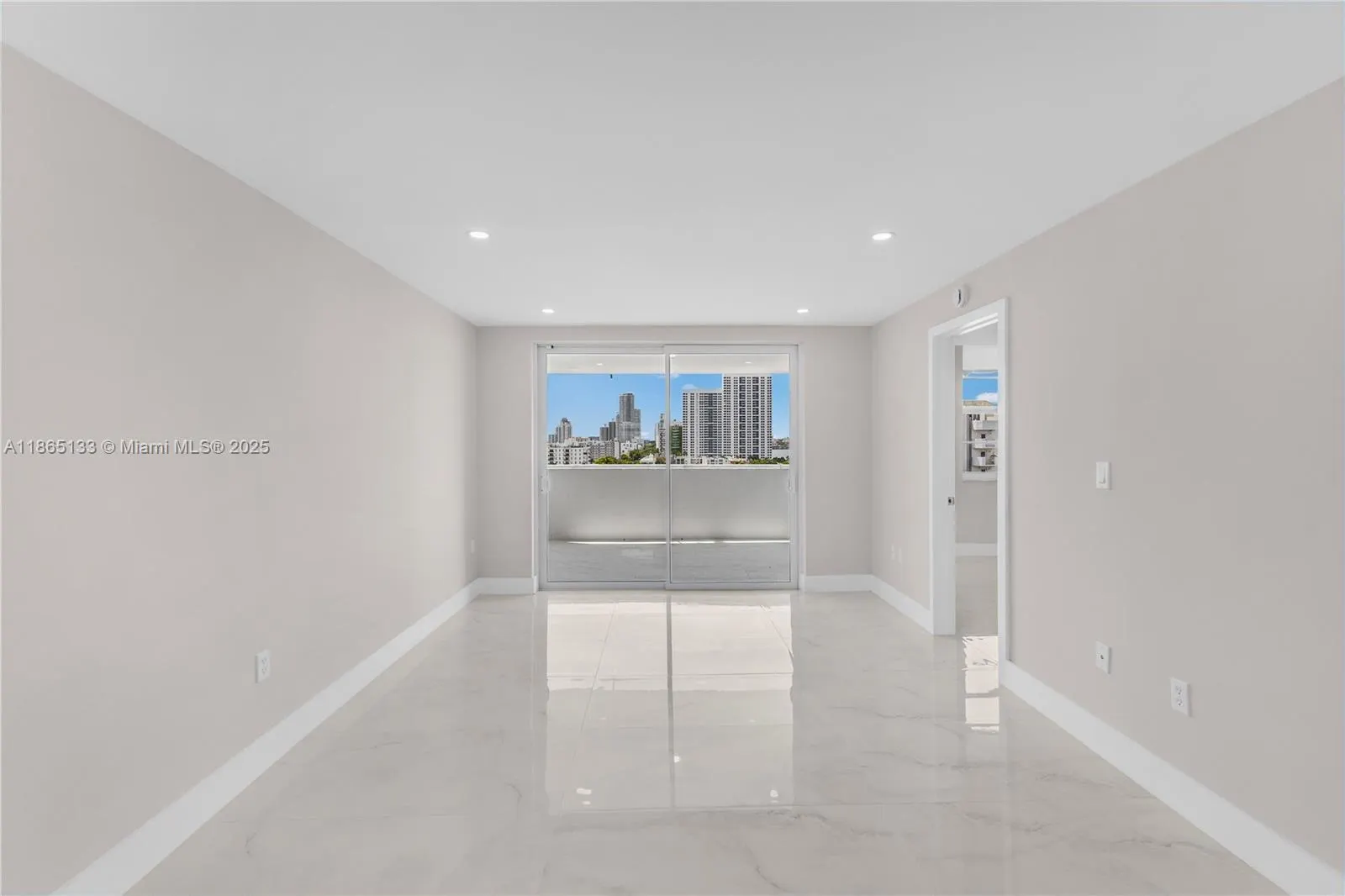 1331 Lincoln Rd, #1302