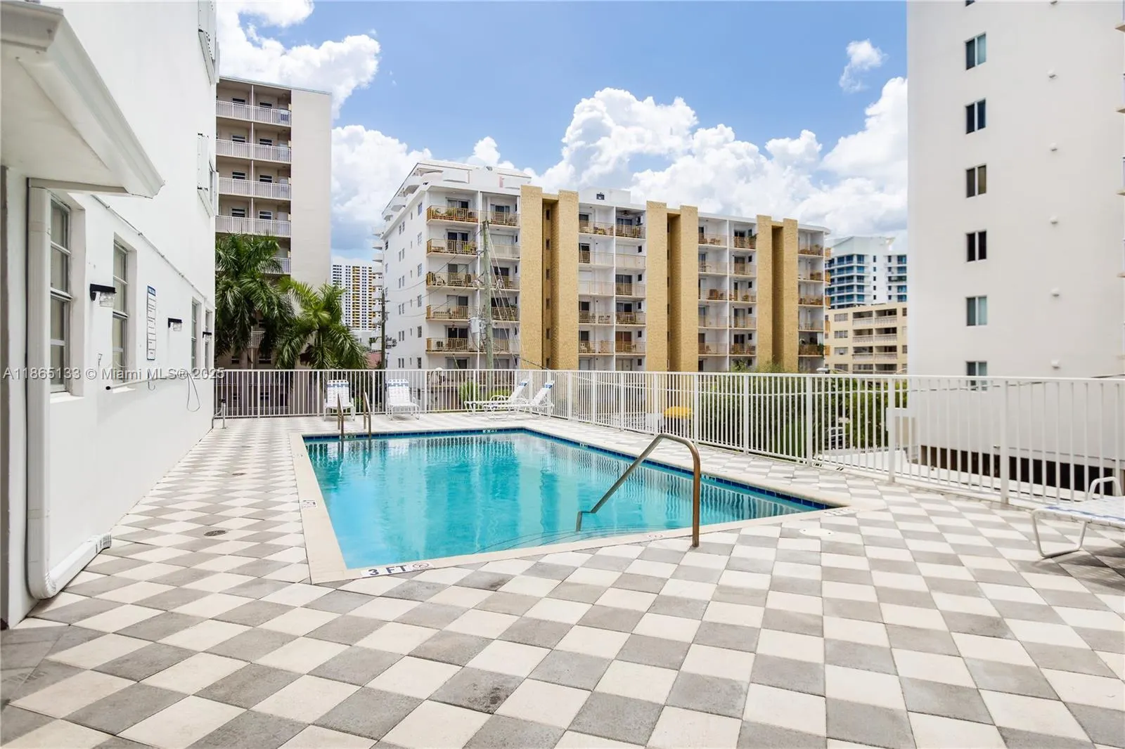 1331 Lincoln Rd, #1302