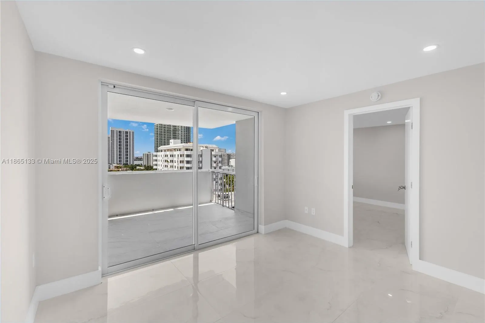 1331 Lincoln Rd, #1302