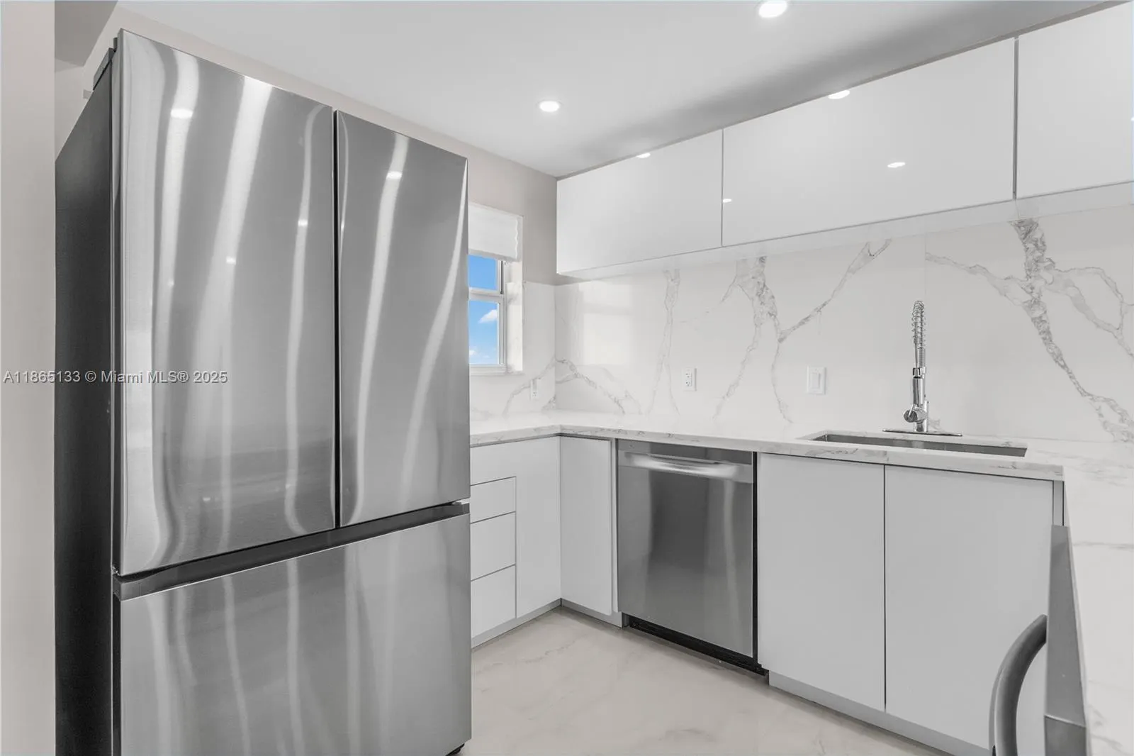 1331 Lincoln Rd, #1302