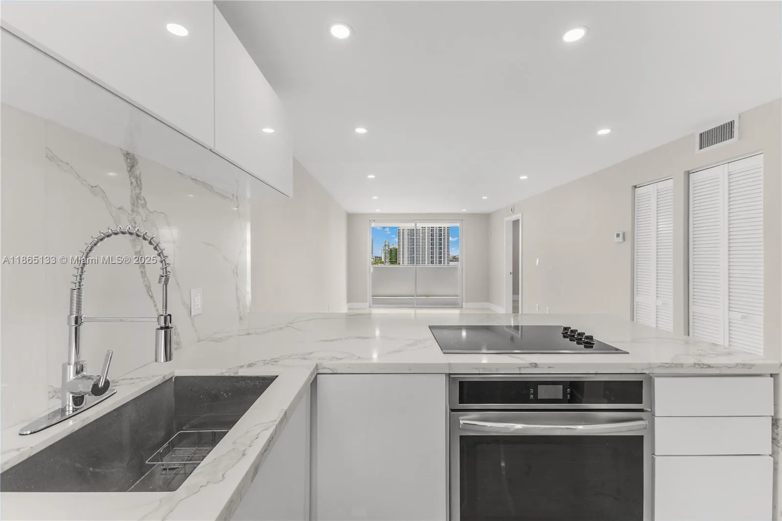 1331 Lincoln Rd, #1302
