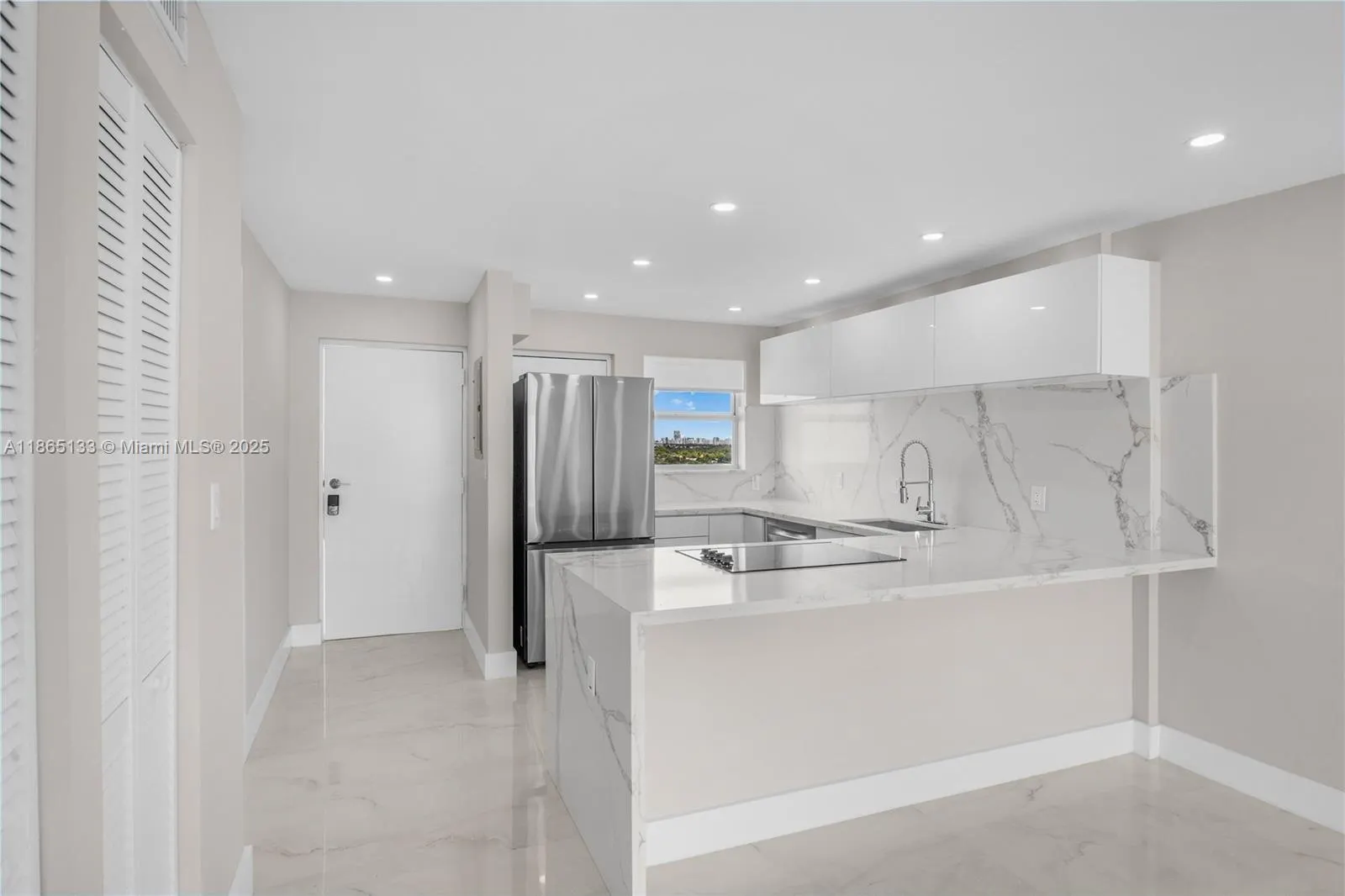 1331 Lincoln Rd, #1302