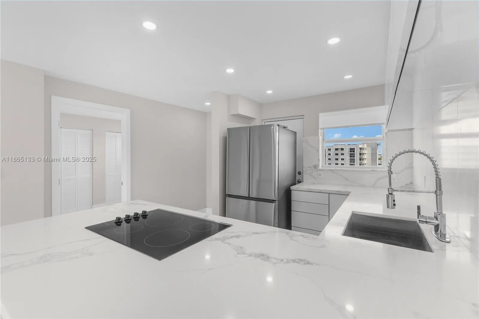 1331 Lincoln Rd, #1302