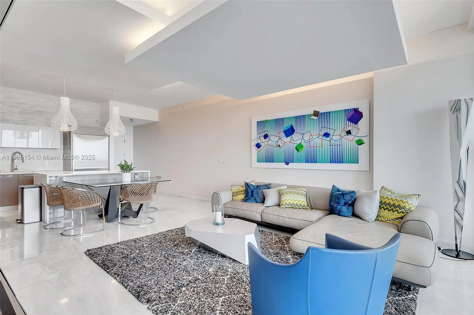 2020 N Bayshore Dr, #1006
