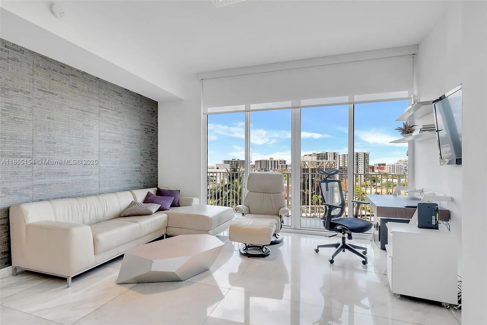 2020 N Bayshore Dr, #1006