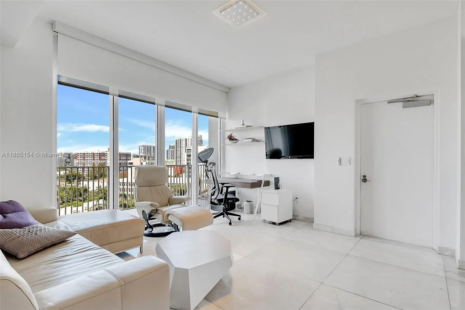 2020 N Bayshore Dr, #1006