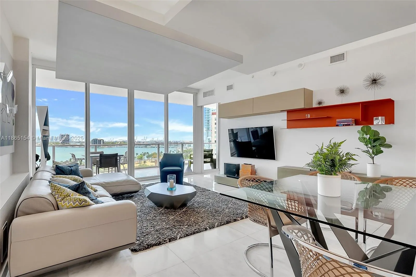 2020 N Bayshore Dr, #1006