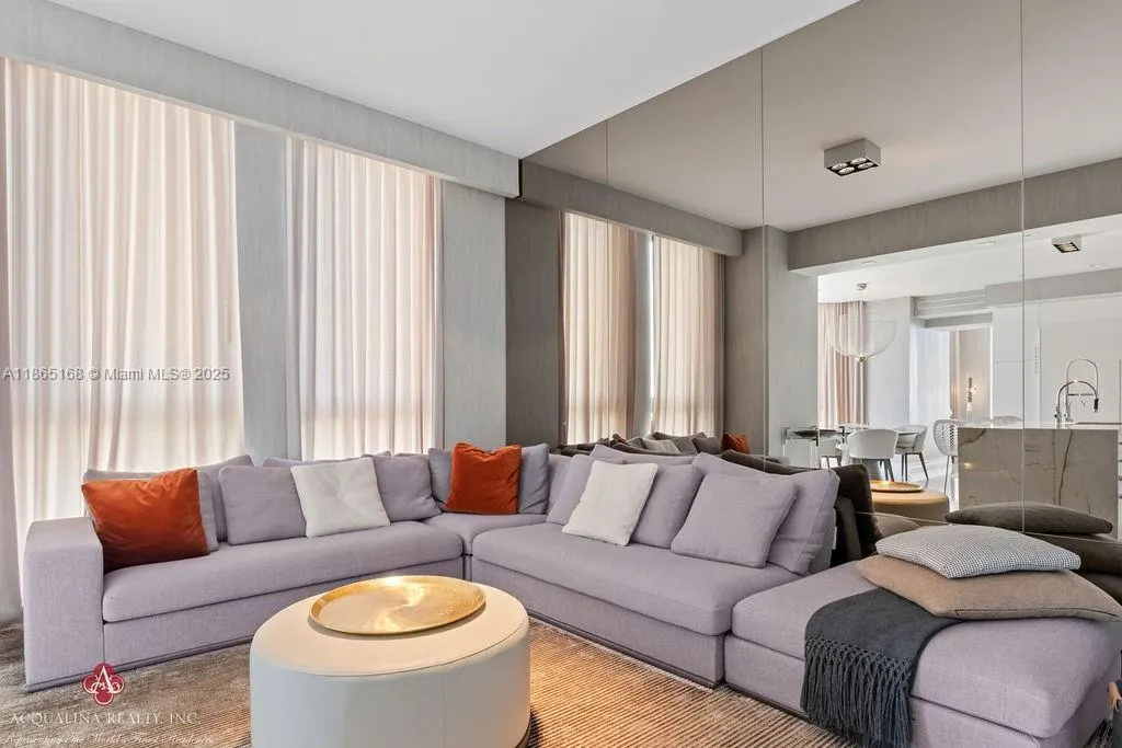 17749 Collins Ave, #902