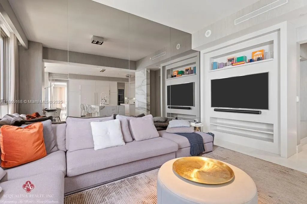 17749 Collins Ave, #902