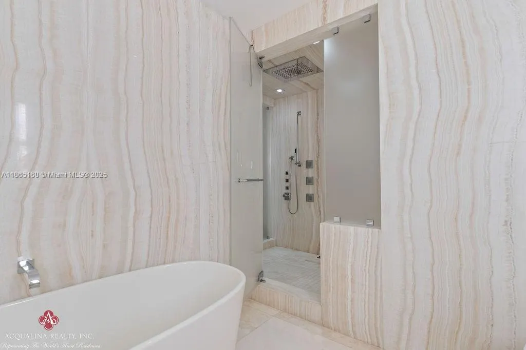 17749 Collins Ave, #902