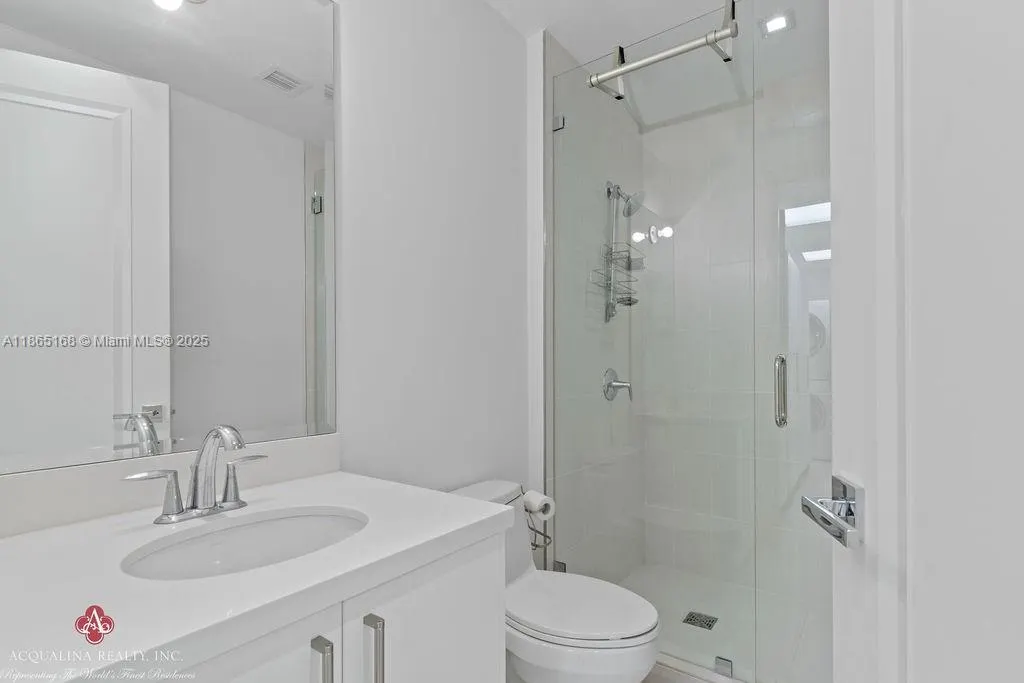 17749 Collins Ave, #902