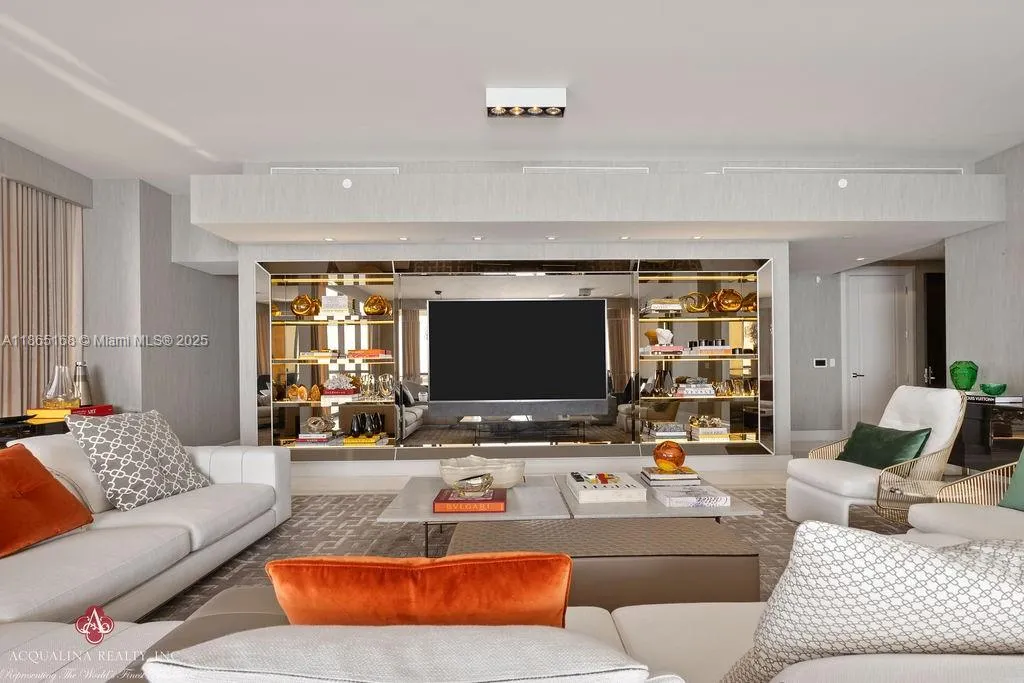 17749 Collins Ave, #902