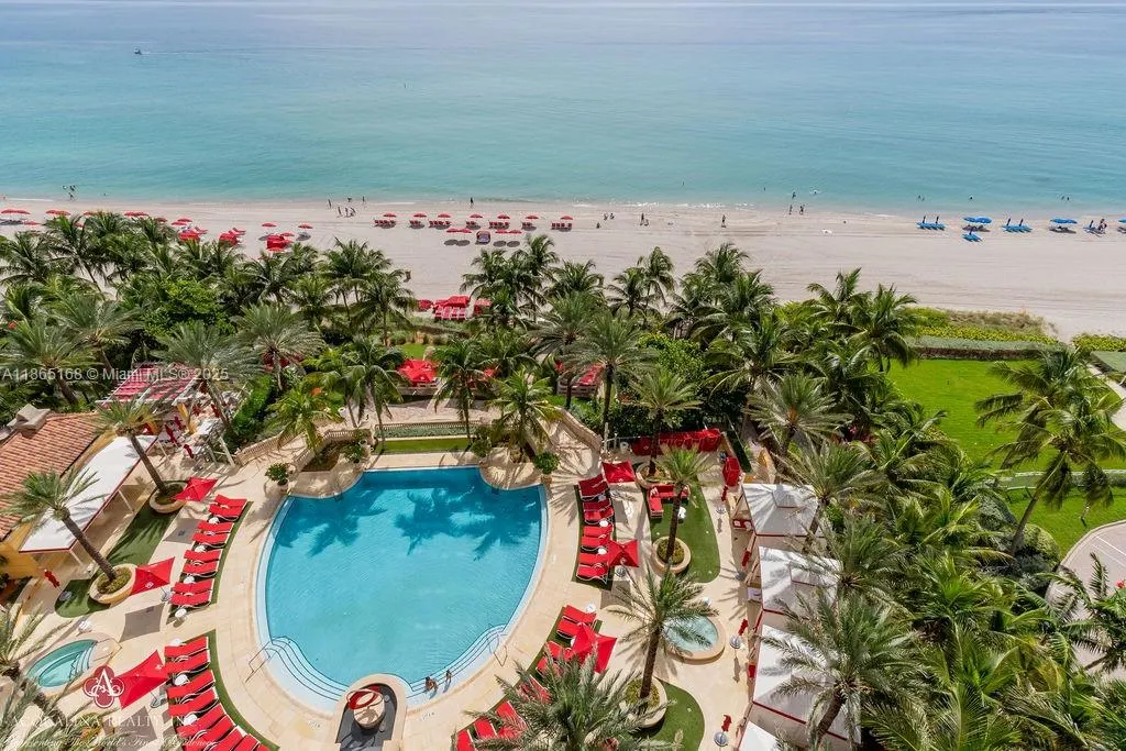 17749 Collins Ave, #902