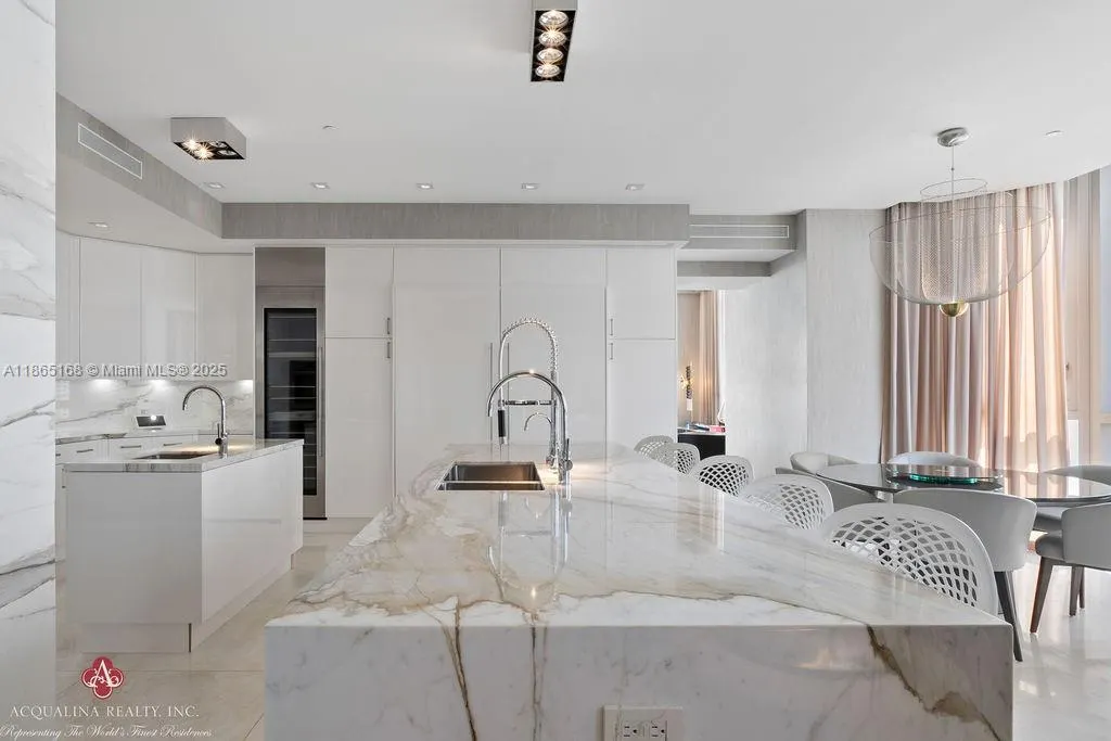 17749 Collins Ave, #902