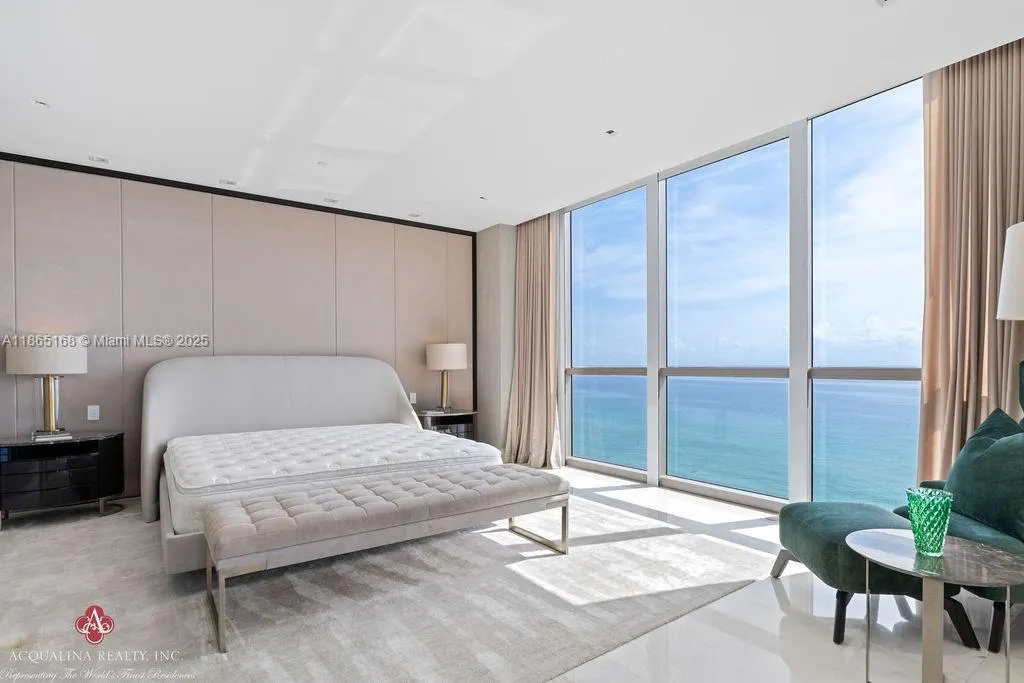 17749 Collins Ave, #902