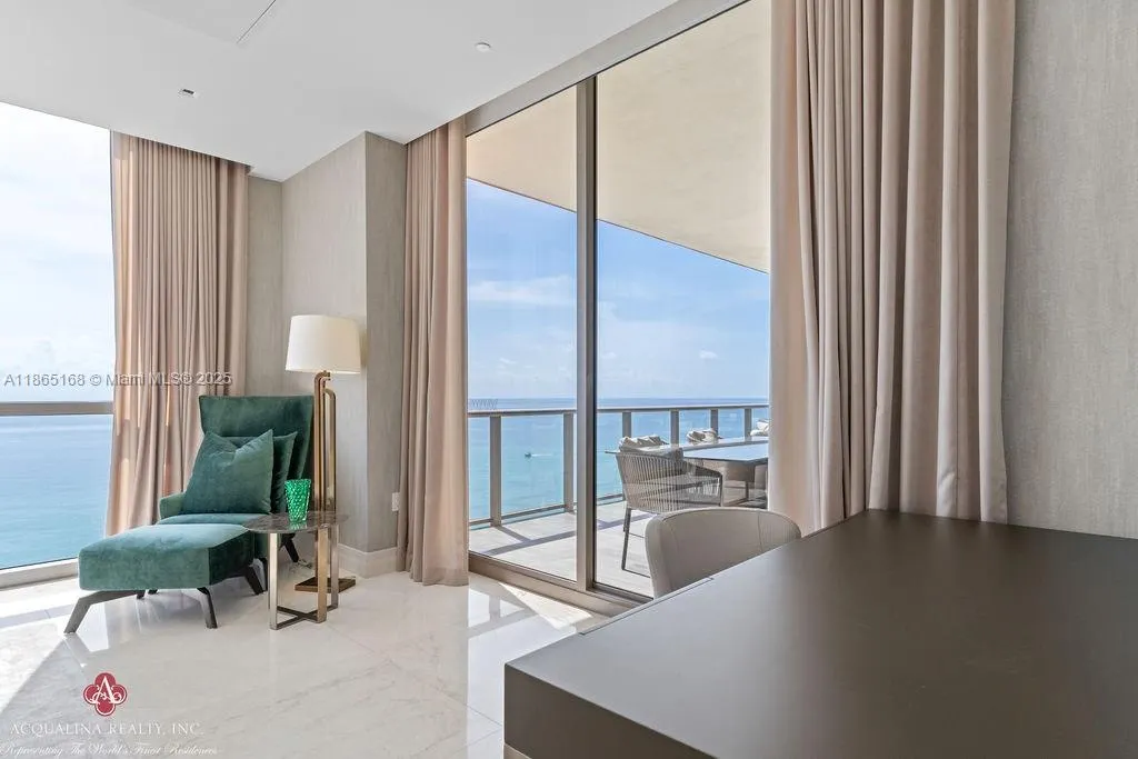 17749 Collins Ave, #902