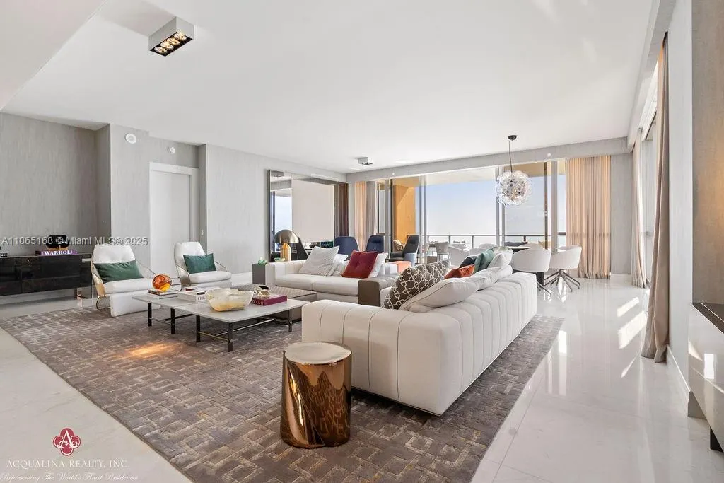 17749 Collins Ave, #902