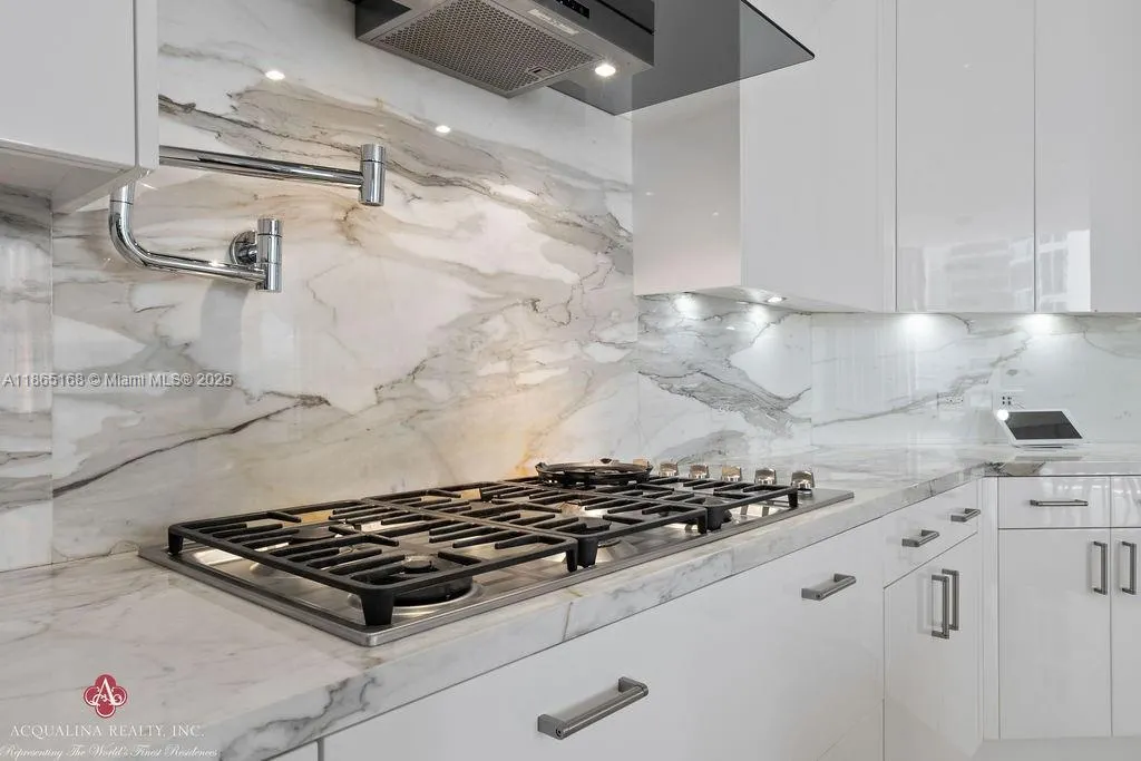 17749 Collins Ave, #902