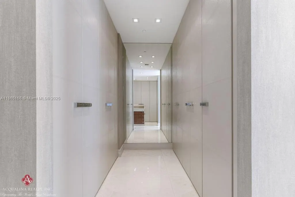 17749 Collins Ave, #902