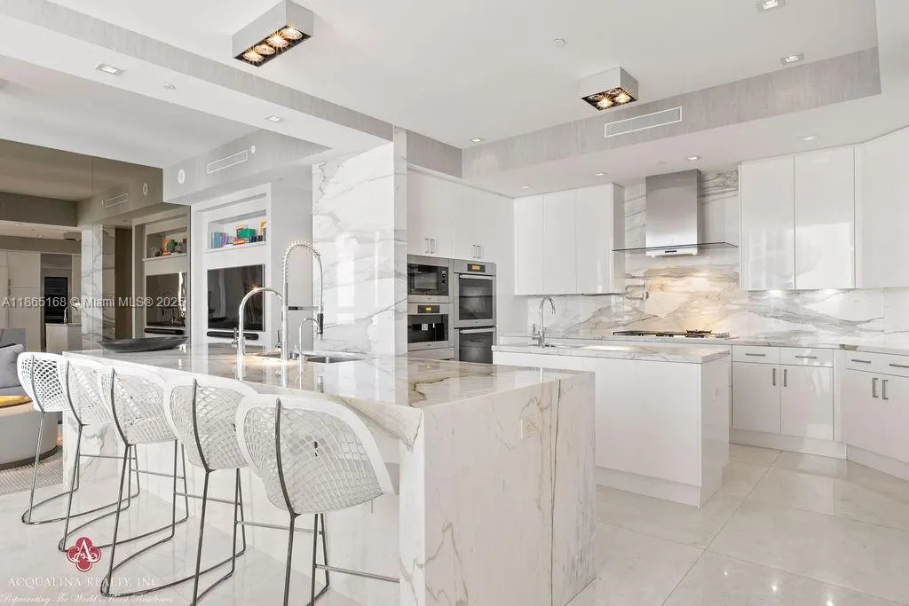 17749 Collins Ave, #902