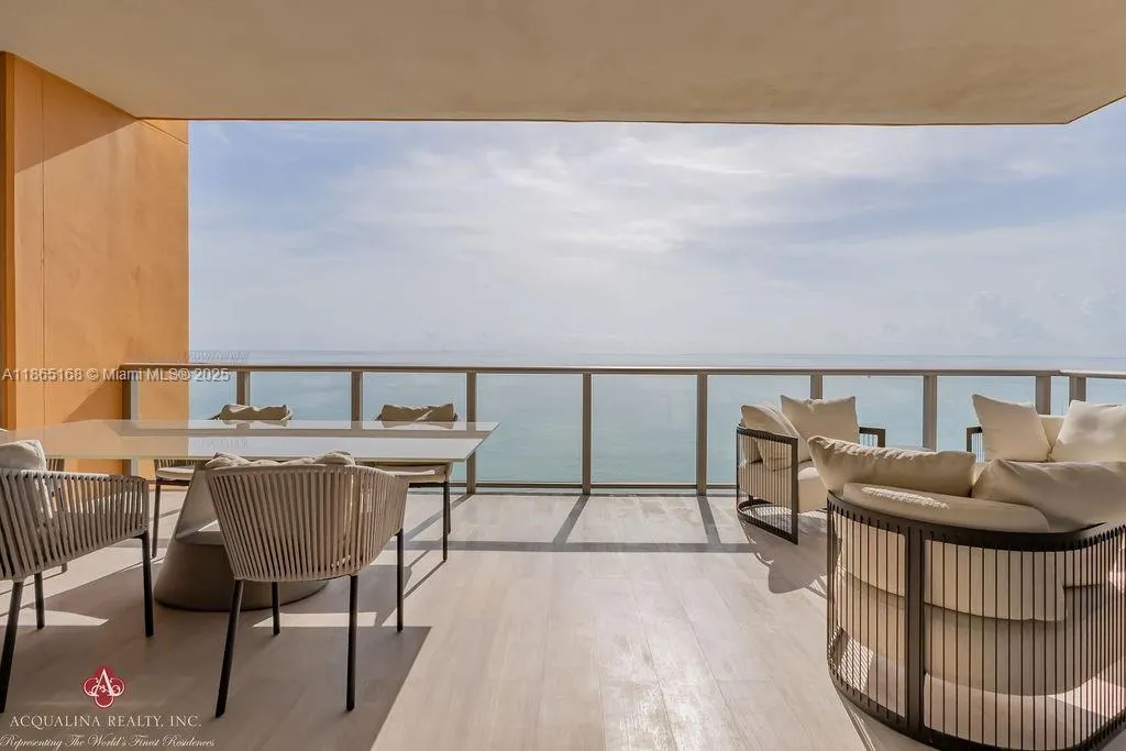 17749 Collins Ave, #902