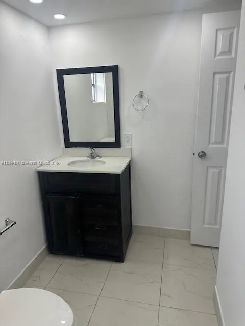 7370 SW 82nd St, #E120