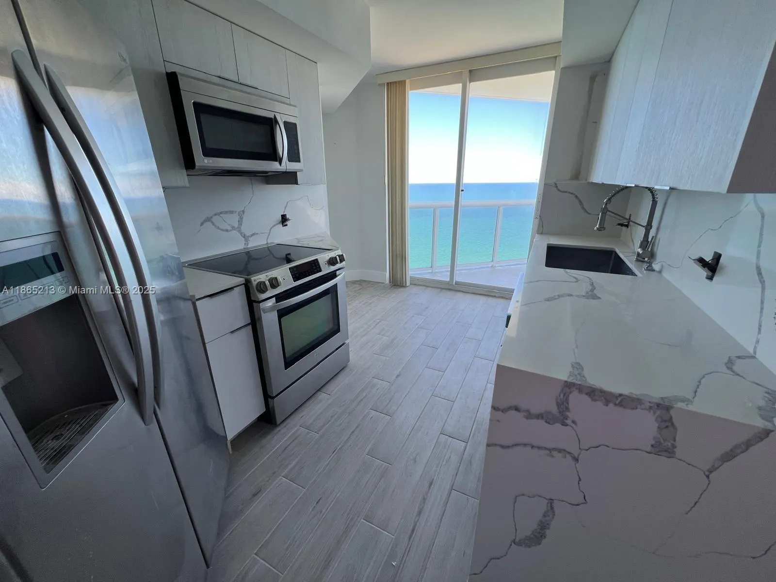 6301 Collins Ave, #3002