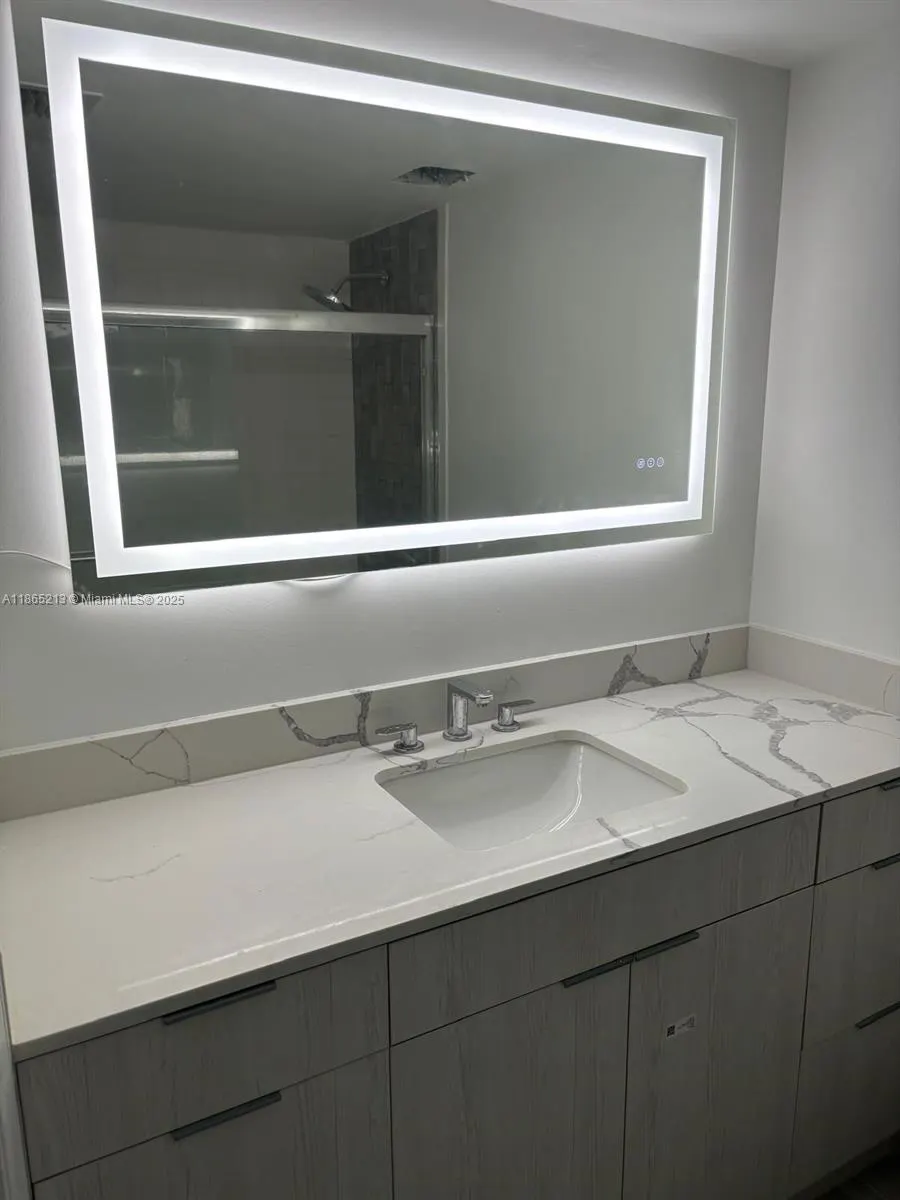 6301 Collins Ave, #3002