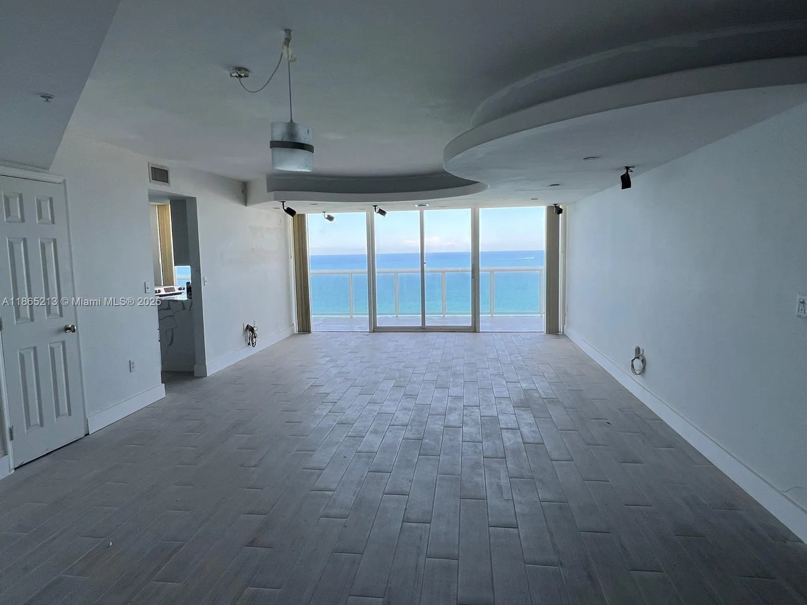 6301 Collins Ave, #3002