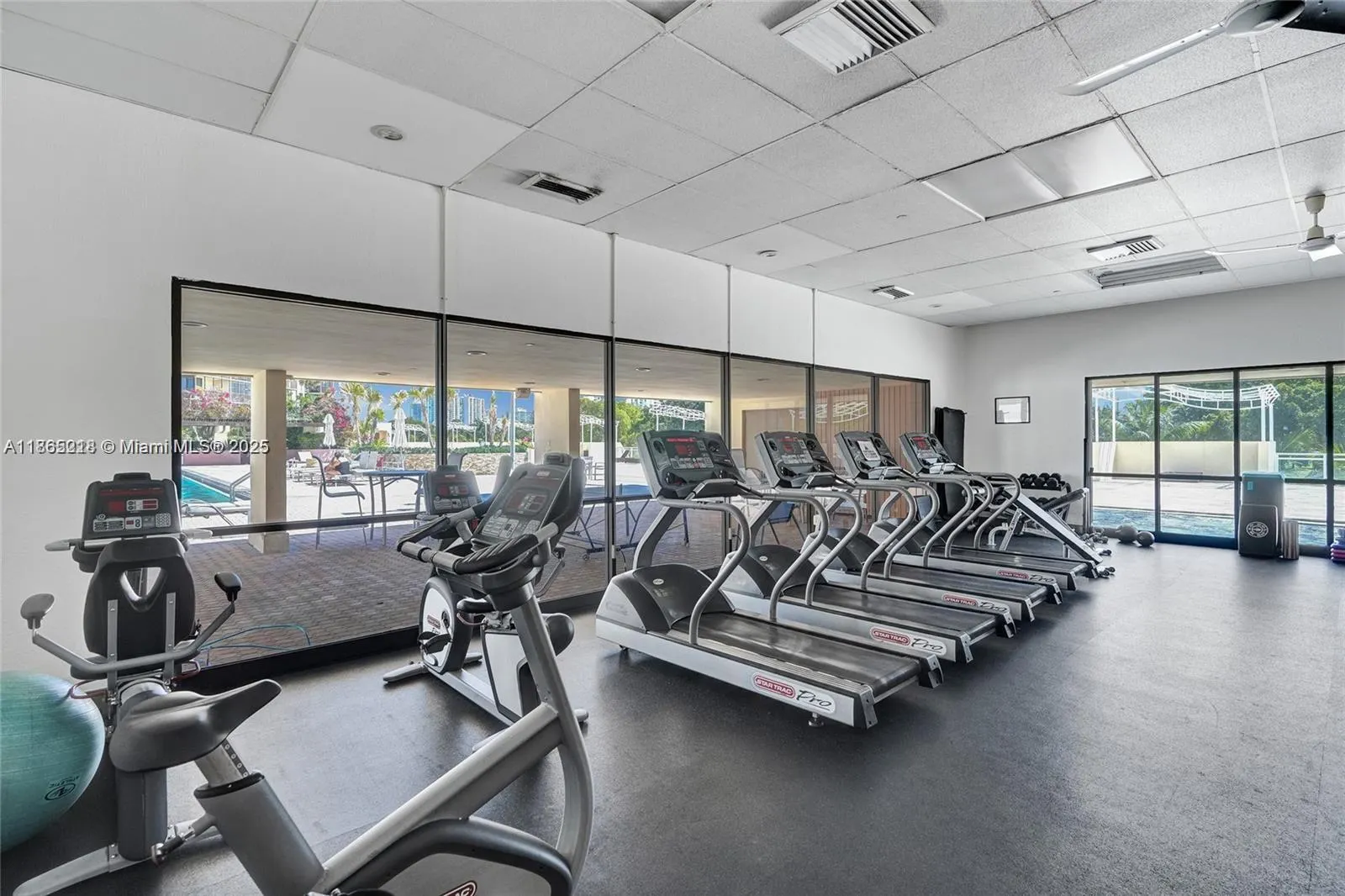 20335 W Country Club Dr, #502