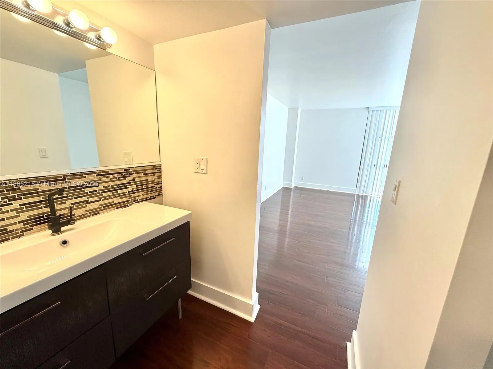 20335 W Country Club Dr, #502