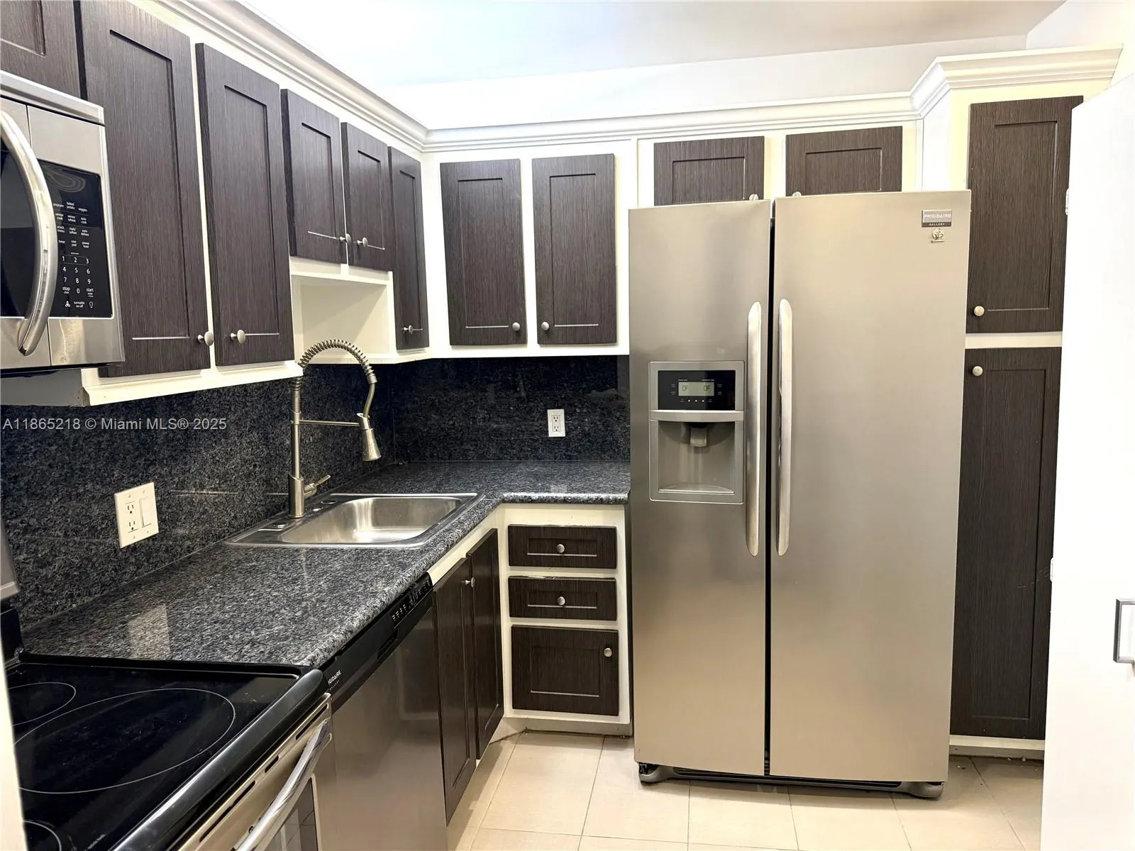 20335 W Country Club Dr, #502