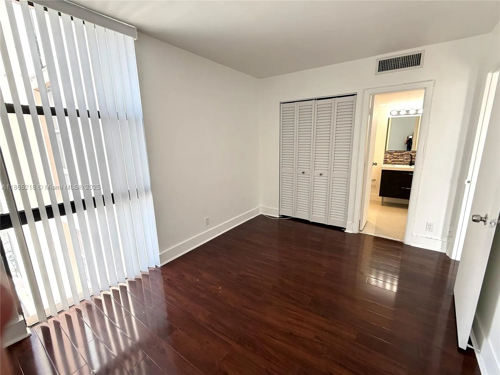 20335 W Country Club Dr, #502