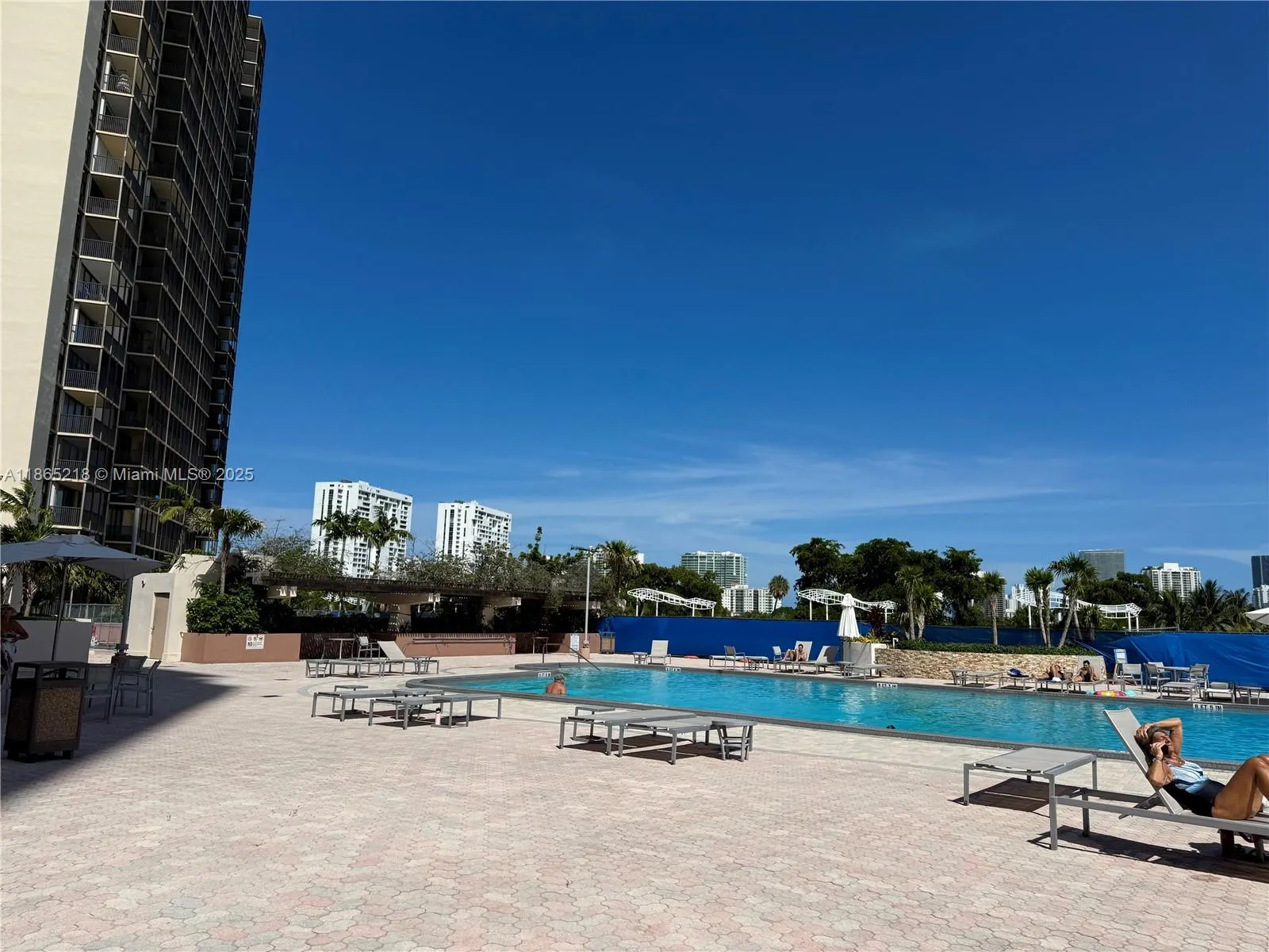 20335 W Country Club Dr, #502
